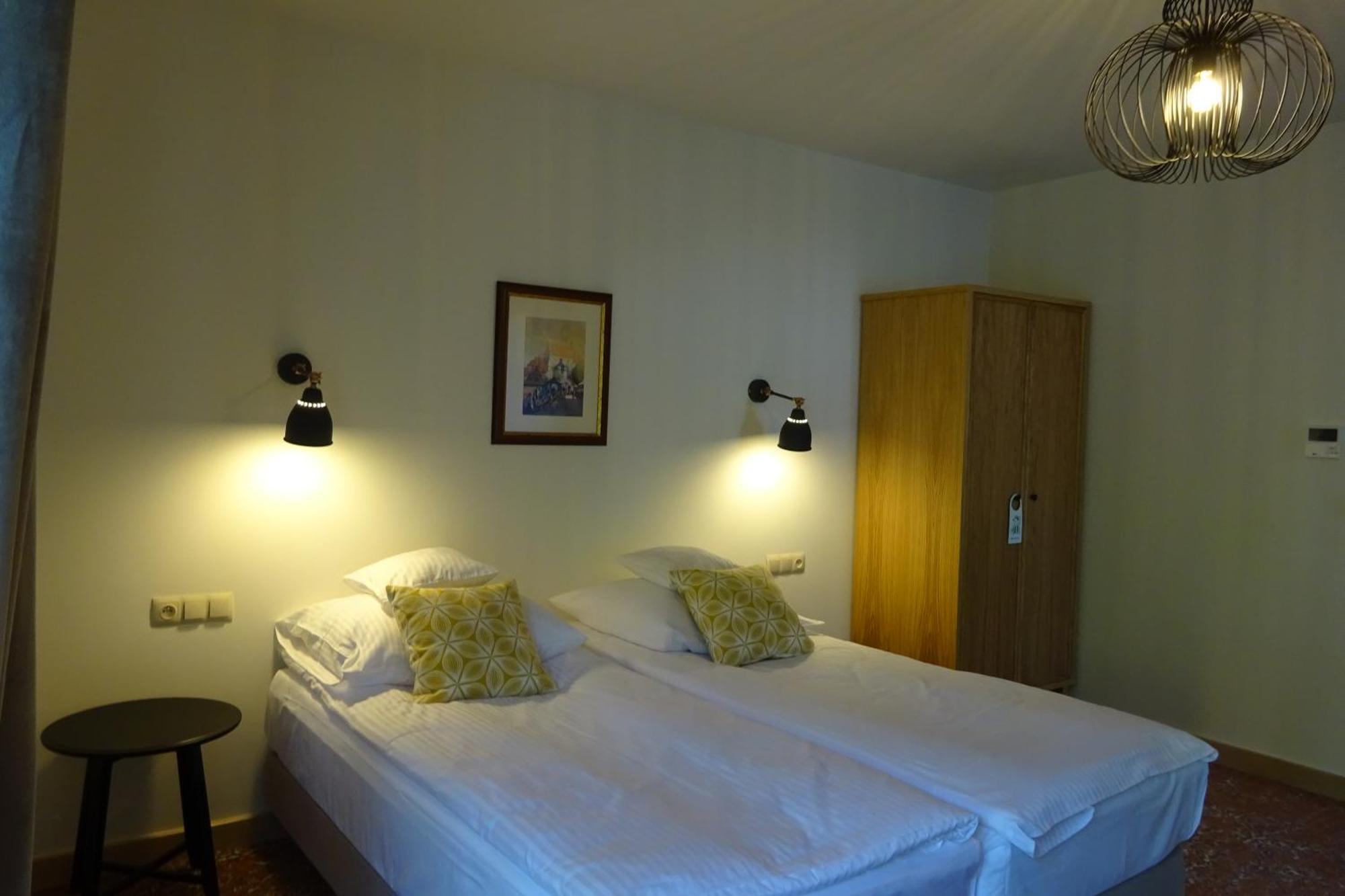 Hotel Dwa Ksiezyce Kazimierz Dolny Quarto foto