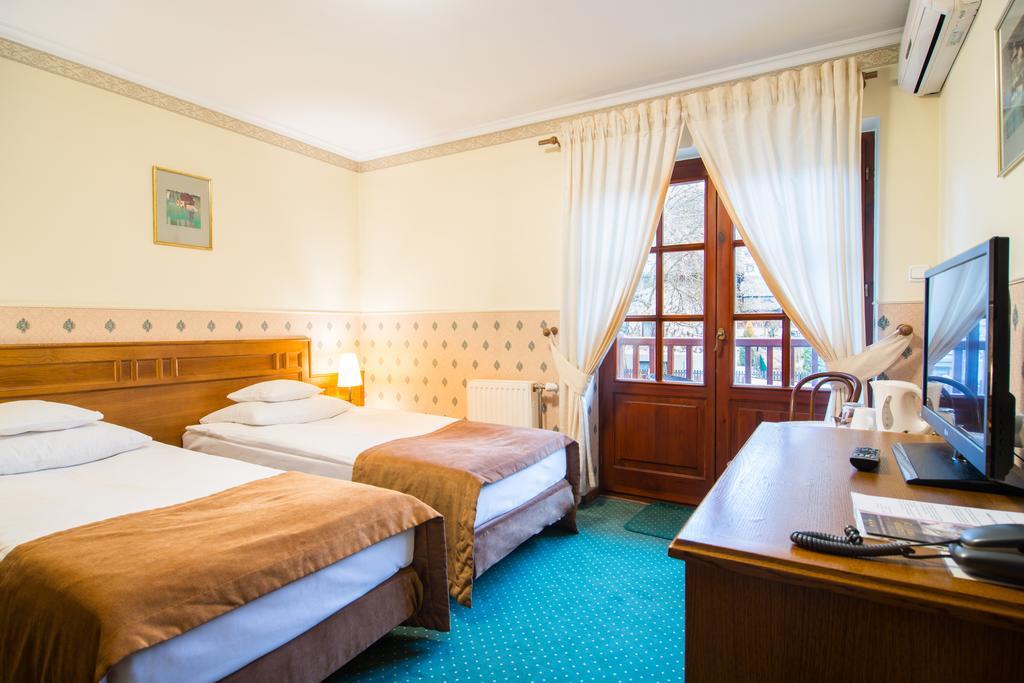Hotel Dwa Ksiezyce Kazimierz Dolny Exterior foto